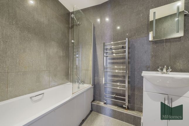 Flat 5, 495 Lea Bridge Road, London photo 3