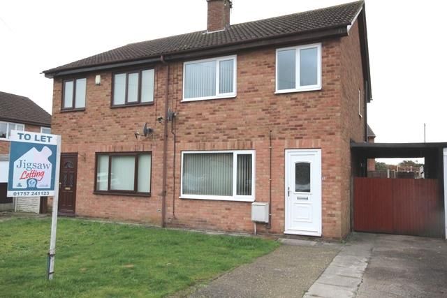 Semi-detached house to rent in Wentworth Close, Camblesforth, Selby