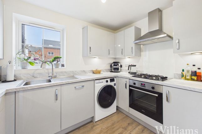 147 Kingsbrook Basin, Aylesbury photo 3