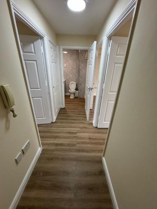 84, Albatross Close, London photo 3