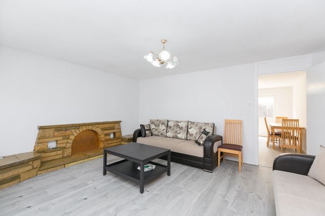 Thumbnail Terraced house to rent in Johnson Close, London