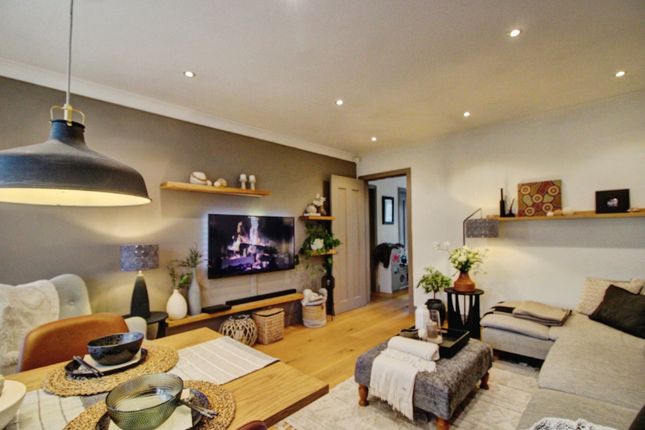 21, Witham Court, Barnsley photo 2