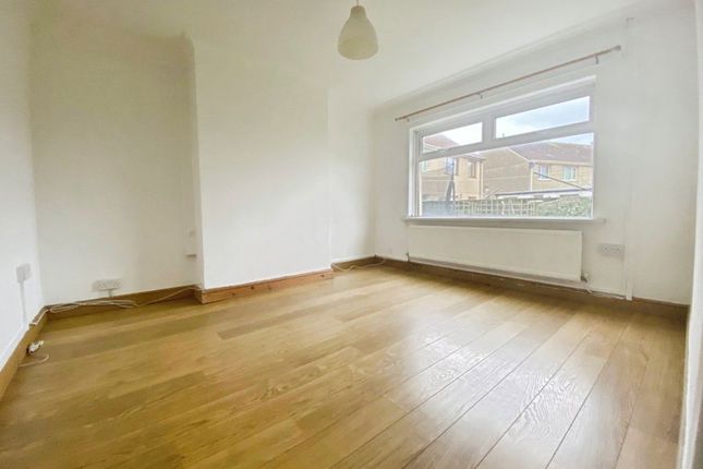 58, Golden Avenue, Port Talbot photo 4