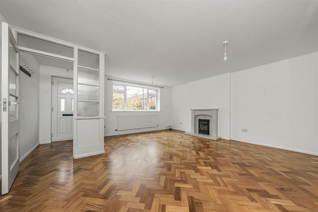82, Albert Street, Windsor photo 4