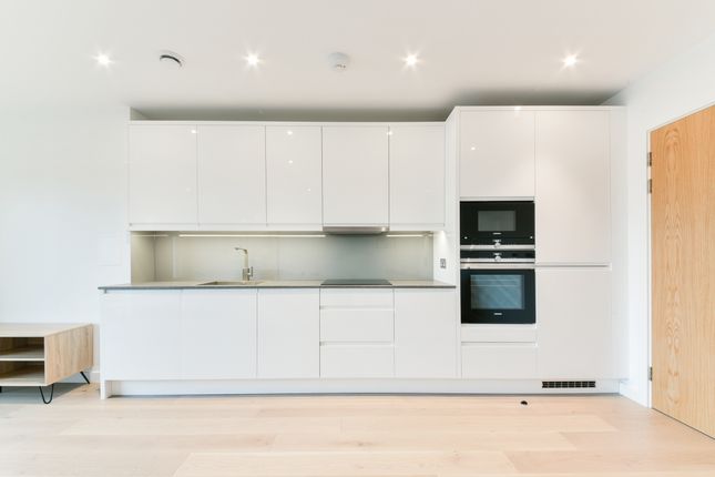 Queenscroft House, Colindale Gardens photo 3