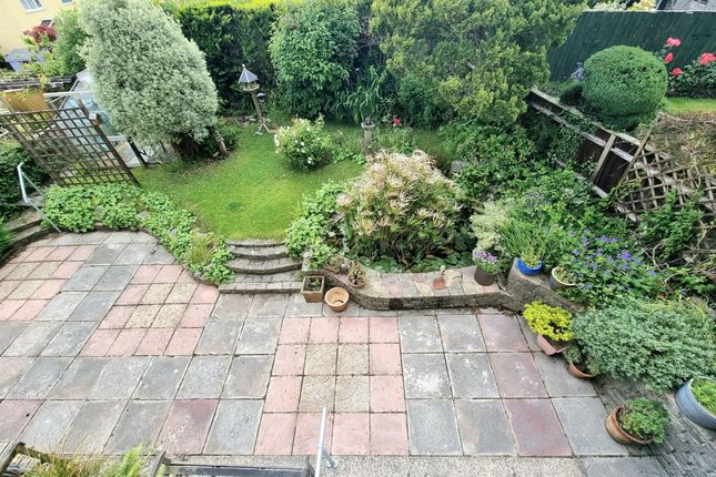 5 Turberville Crescent, Bridgend photo 4