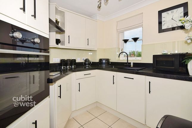 20, Caen Stone Court, Arundel photo 3