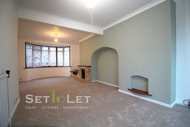 28, Woodnewton Drive, Leicester photo 4