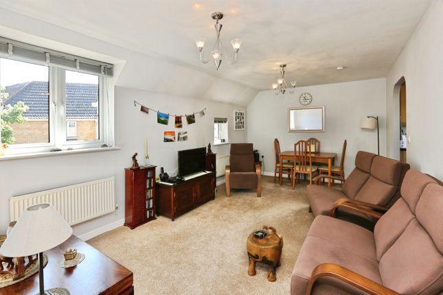 7, Deer Walk, Southampton photo 2