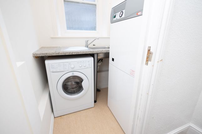 Flat to rent in Albert Road, Bournemouth