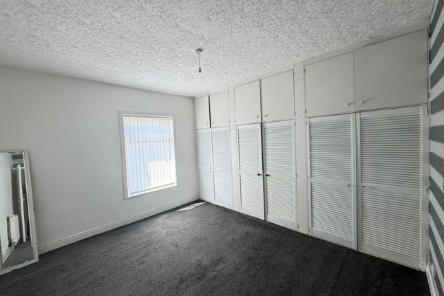 14, Queen Victoria Street, Blackburn photo 4
