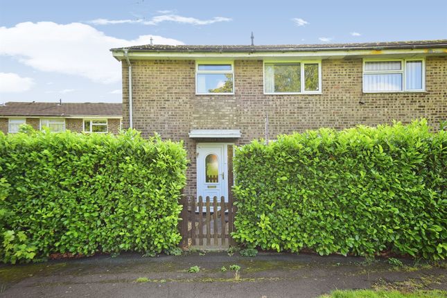Thumbnail Semi-detached house for sale in Ecklington, Swindon