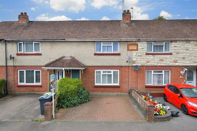 Thumbnail Terraced house for sale in Queens Grove, Waterlooville, Hampshire