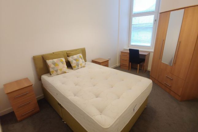 Flat to rent in Clarendon Place, St Georges Cross, Glasgow