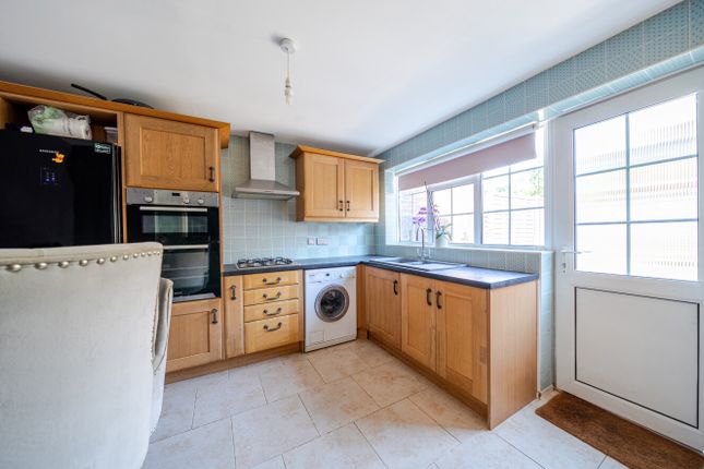 23, Cross Lane, Worthing photo 3