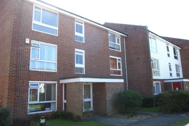 Thumbnail Flat to rent in Holmbury Grove, Featherbed Lane, Croydon