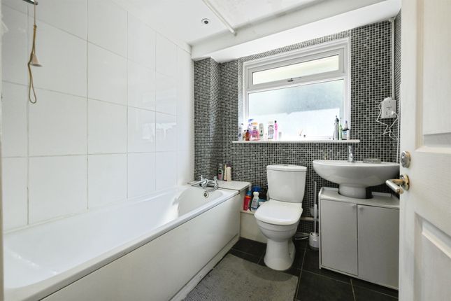 75, Lemonfield Drive, WATFORD photo 4