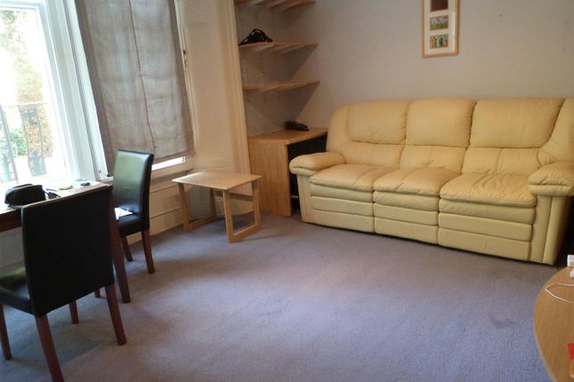 Flat 1.2 Clifford Court24-25 Kensington Gardens Sq. photo 3