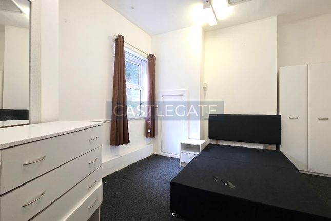 Flat 1, 16 Manchester Road, Huddersfield photo 5