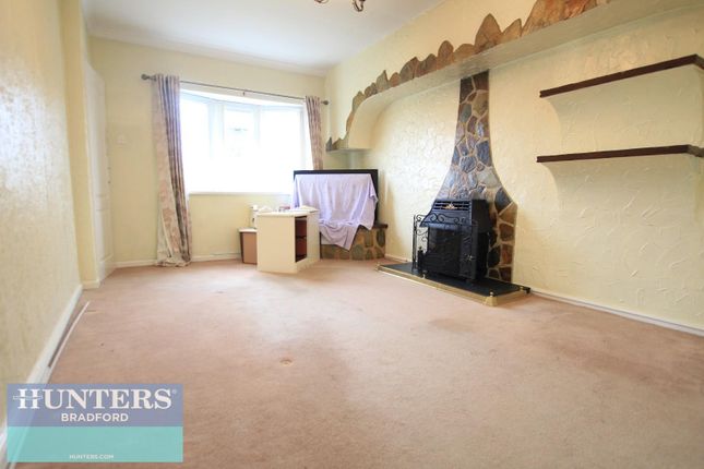 3, Tyersal Court, Bradford photo 3