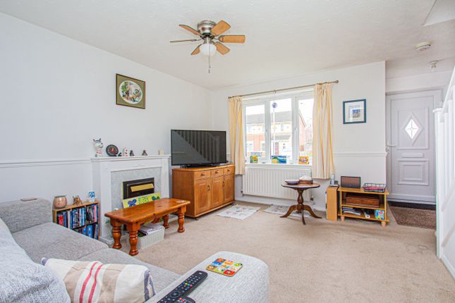 25, Middle Grass, Irthlingborough photo 4