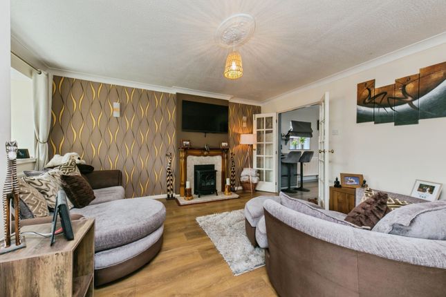 12, Spinney Close, Cheshire photo 3