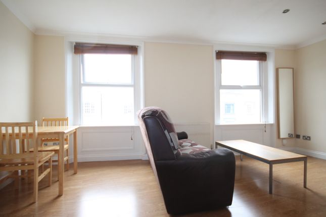 Flat to rent in York Way, Islington