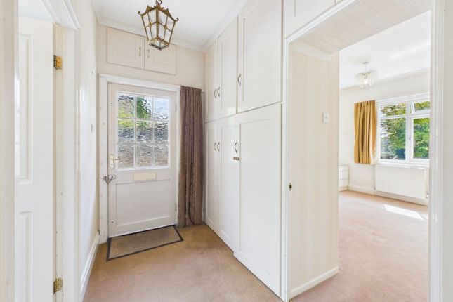 17, Priestthorpe Lane, Bingley photo 2