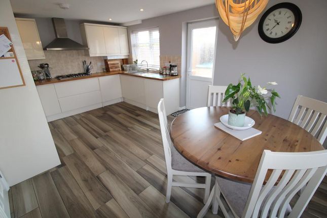 153, Larch Grove, Milton Keynes photo 3
