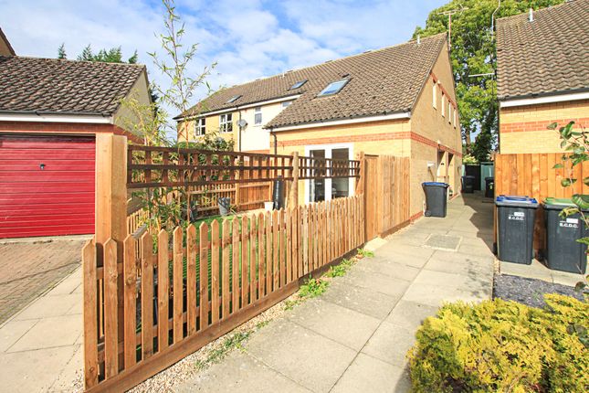 End terrace house to rent in Montford Close, Cambridge
