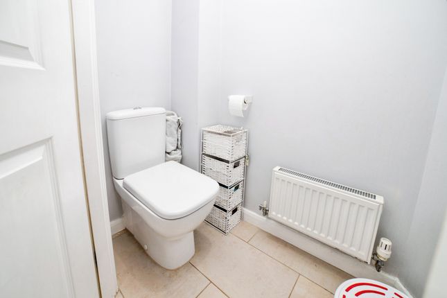 51, Brandon Walk, Nottinghamshire photo 4