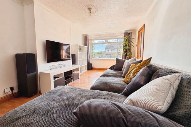 37 Westwinds Close, Waunarlwydd, West Glamorgan photo 4