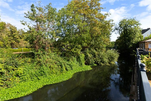 2 Riverside,, Church Walk, Weybridge photo 4