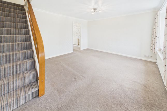 4, Ladbrooke Close, Greater Manchester photo 2