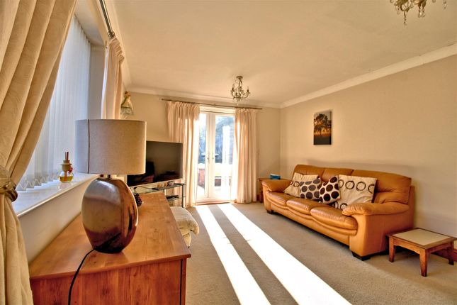 22, Hill Road, King's Lynn photo 3