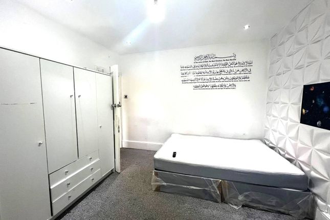 Room to rent in Lansdowne Road, Seven Kings, Ilford