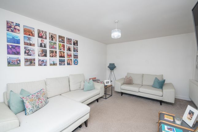 37, Etive Court, Cumbernauld photo 4
