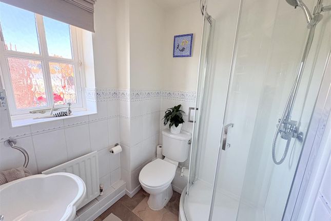 32, Swanton Close, Fareham photo 4