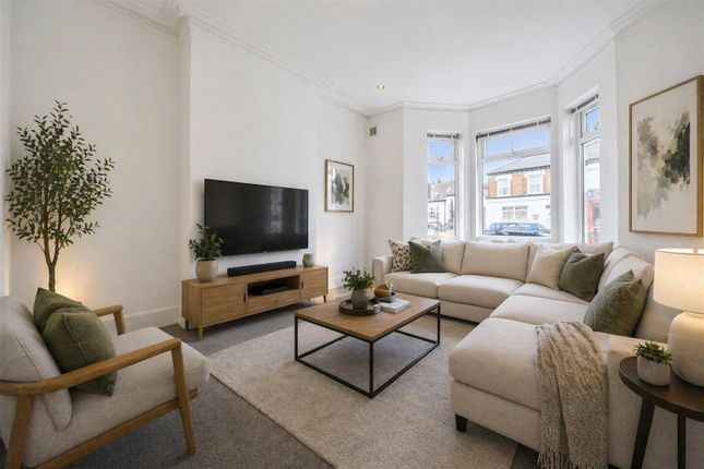 186, Whitehorse Lane, London photo 2