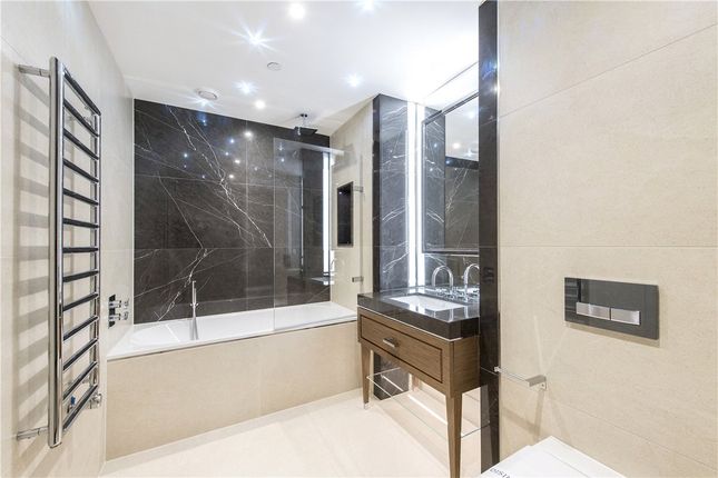 Flat for sale in Strand, Mayfair