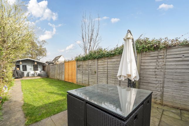 8, Sunbury Lane, Surrey photo 4