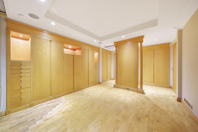 Flat to rent in Imperial Court, St Johns Wood