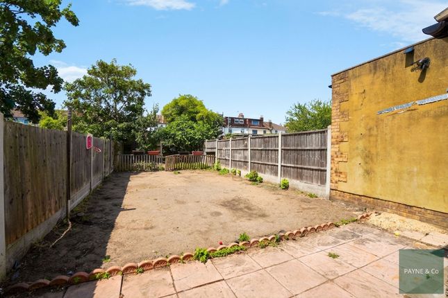 23 Chester Road, Ilford photo 4