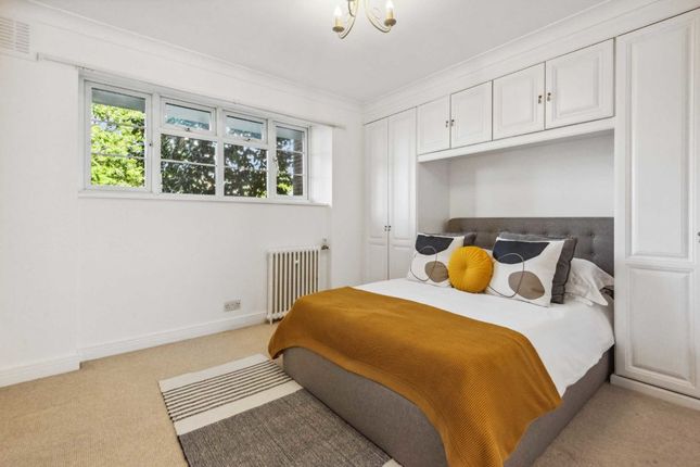 Flat for sale in Courtlands, Sheen Road, Richmond