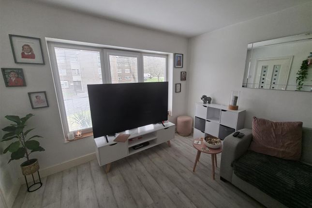 72, Orange Grove, Cardiff photo 3