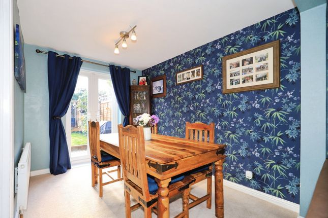 Egelwin Close, Staffordshire photo 4