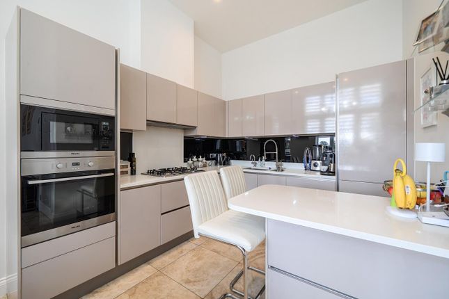 11 Devonshire House, Marlborough Drive, Bushey photo 4