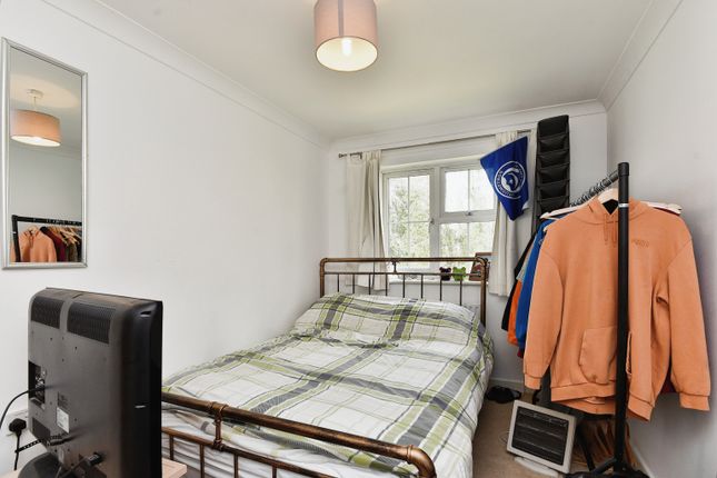 Flat for sale in Nappers Wood, Fernhurst, Haslemere, West Sussex
