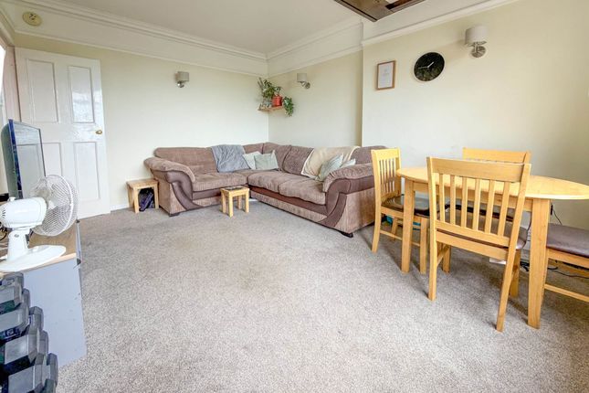Flat 7 East Court, Abbey Road, Sheringham photo 3
