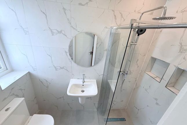 Studio flat on Berwick Road, Rainham, £1,200/mo